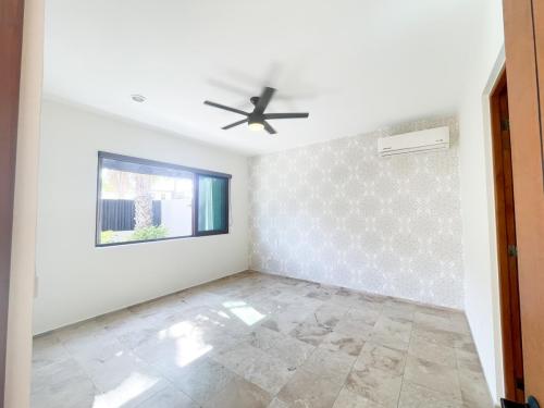 Second lower bedroom